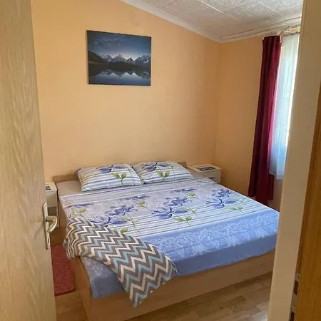 Zdenka Apartment Vir